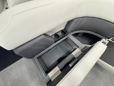 2026 Sylvan MIRAGE 8520 CRS - Photo 15