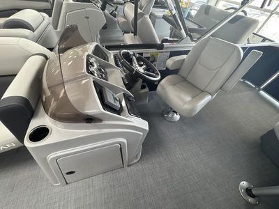 2026 Sylvan MIRAGE 8520 CRS - Photo 24