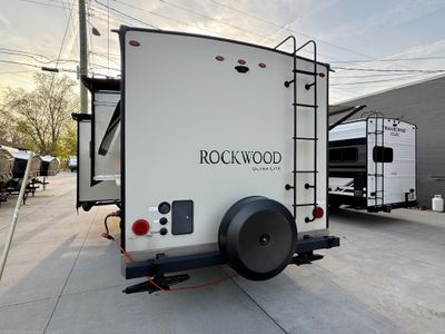2018 Forest River Rockwood Ultra Lite - Photo 5