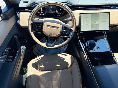 2026 Land Rover Range Rover Sport — photo 17 view