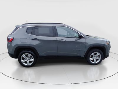2024 Jeep Compass — photo 8 view