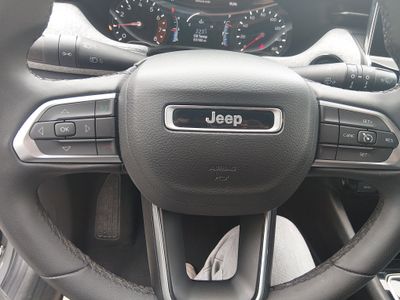 2024 Jeep Compass — photo 12 view