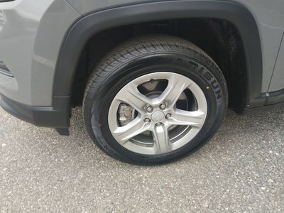 2024 Jeep Compass — photo 10 view