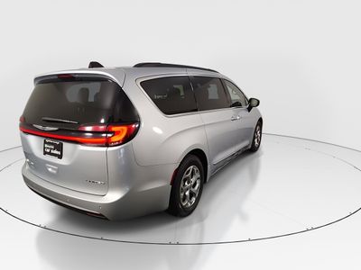 2023 Chrysler Pacifica — photo 7 view