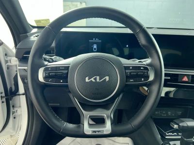 2026 Kia K5 — photo 17 view