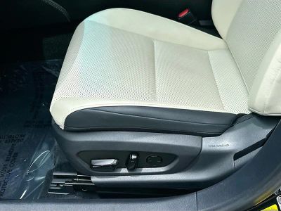 2022 Lexus ES — photo 18 view