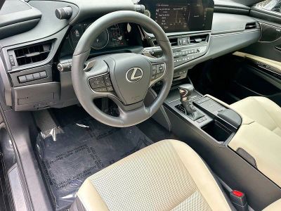 2022 Lexus ES — photo 9 view