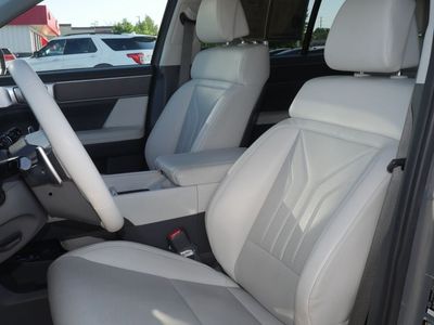 2025 Hyundai Santa Fe — photo 8 view