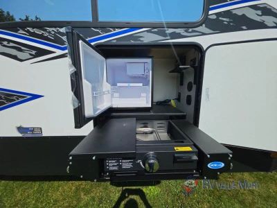 2027 Forest River RV Rogue — photo 8 view