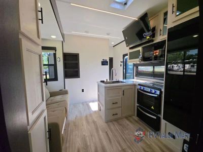 2027 Forest River RV Rogue — photo 11 view