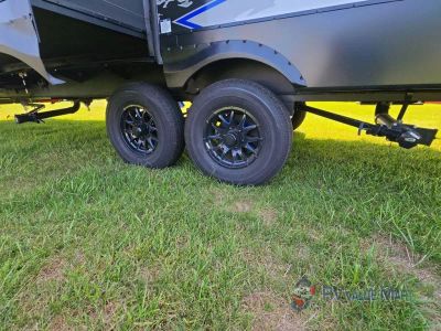 2027 Forest River RV Rogue — photo 9 view