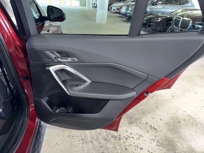 2025 BMW X2 — photo 11 view