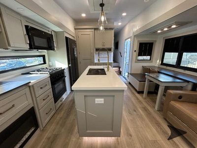 2026 Brinkley Model Z - Photo 20