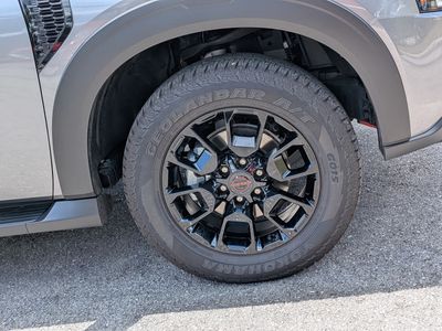 2025 Nissan Armada - Photo 11