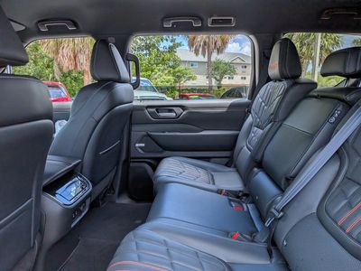2025 Nissan Armada - Photo 13