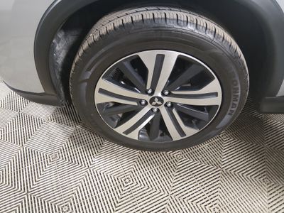 2025 Mitsubishi Outlander Sport — photo 10 view