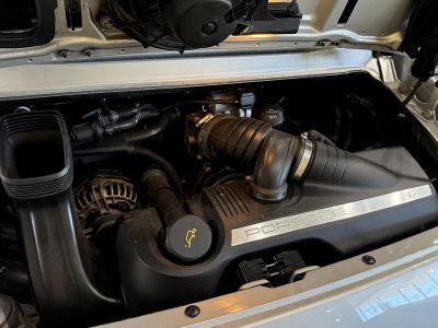 2006 Porsche 911 — engine compartment view