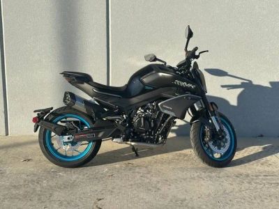 2026 CFMOTO 800NK — front three-quarter view
