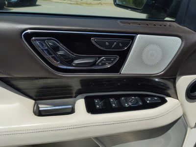 2022 Lincoln Navigator L - Photo 17