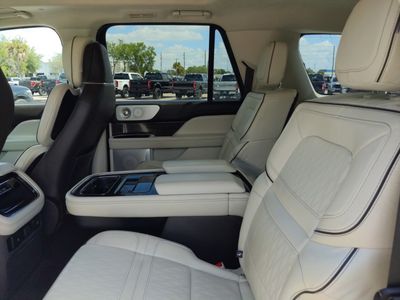 2022 Lincoln Navigator L - Photo 15