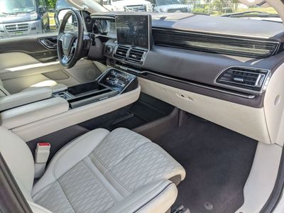 2022 Lincoln Navigator L - Photo 10