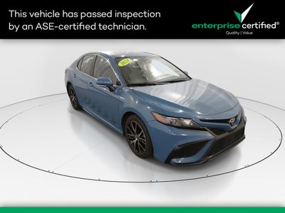 2024 Toyota Camry SE Auto — front three-quarter view