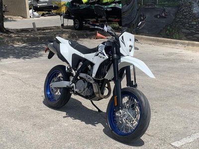 2025 Suzuki DR-Z4SM - Photo 1