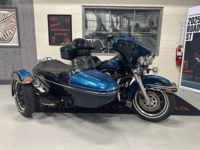 1991 Harley-Davidson® FLHTC - Electra Glide® Classic — front three-quarter view