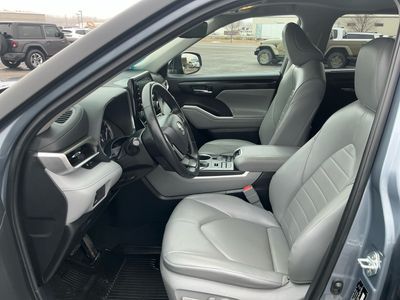 2022 Toyota Highlander - Photo 9