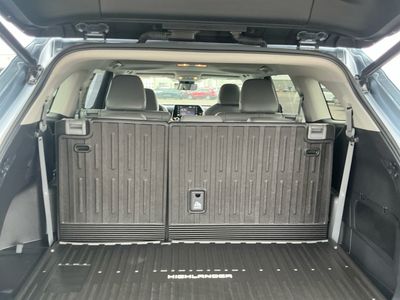 2022 Toyota Highlander - Photo 17