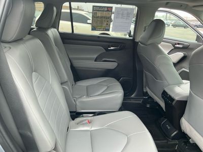 2022 Toyota Highlander - Photo 19