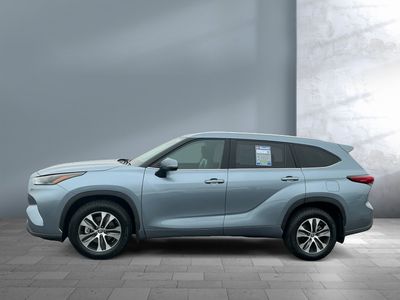 2022 Toyota Highlander - Photo 3