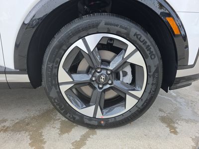 2026 Hyundai Palisade — engine compartment view