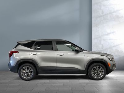 2024 Kia Seltos — photo 7 view