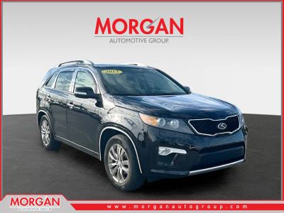 2013 Kia Sorento SX in Black — front three-quarter view