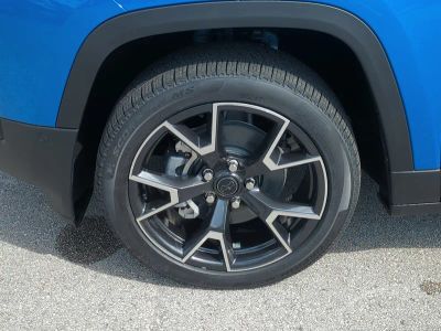 2026 Jeep Cherokee — photo 11 view