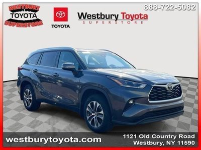 2021 Toyota Highlander - Photo 1