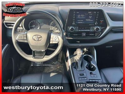 2021 Toyota Highlander - Photo 16