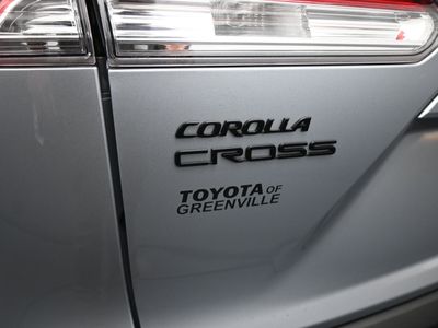2026 2025 Toyota Corolla Cross Hybrid SE SUV — photo 20 view