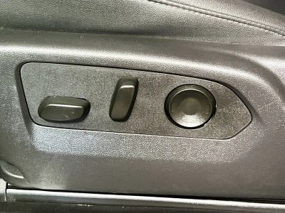 2025 Chevrolet Suburban — photo 13 view