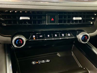 2025 Chevrolet Suburban — photo 23 view