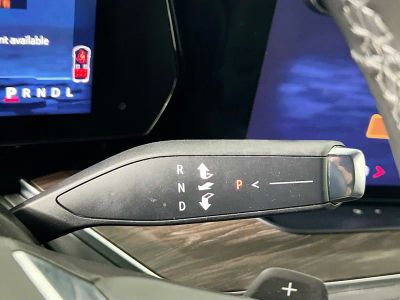 2025 Chevrolet Suburban — photo 21 view