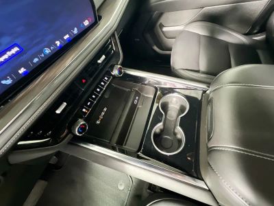 2025 Chevrolet Suburban — photo 22 view