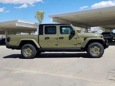 2026 Jeep Gladiator — side profile view