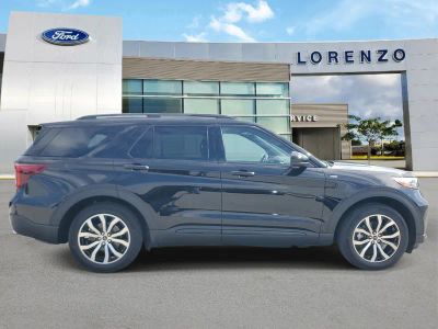 2023 Ford Explorer — interior view