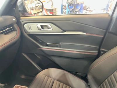2026 Ford Explorer — photo 17 view