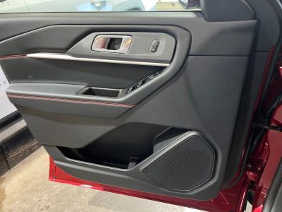 2026 Ford Explorer — photo 16 view