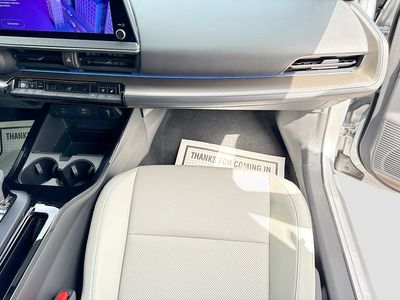 2024 Toyota Prius - Photo 18