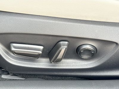 2024 Toyota Prius - Photo 24