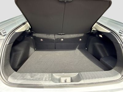 2024 Toyota Prius - Photo 12